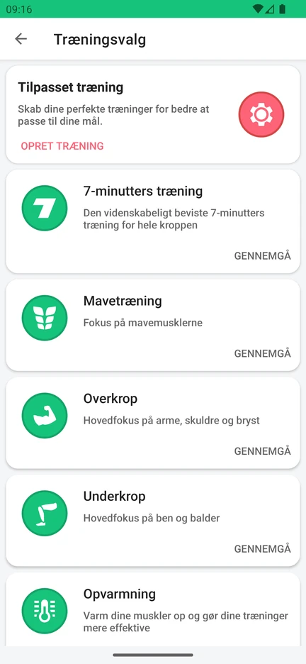 Træningsvalg i appen: Tilpasset træning, 7-minutters træning, Mavetræning, Overkrop, Underkrop og Opvarmning.