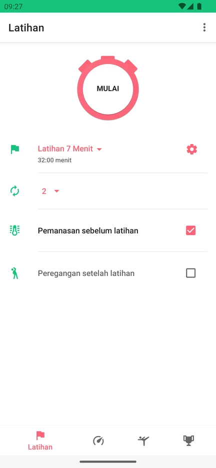 Layar utama 7 Minute Workout dengan tombol Mulai, pilihan Latihan 7 Menit, jumlah sirkuit, serta opsi pemanasan sebelum latihan dan peregangan setelah latihan.