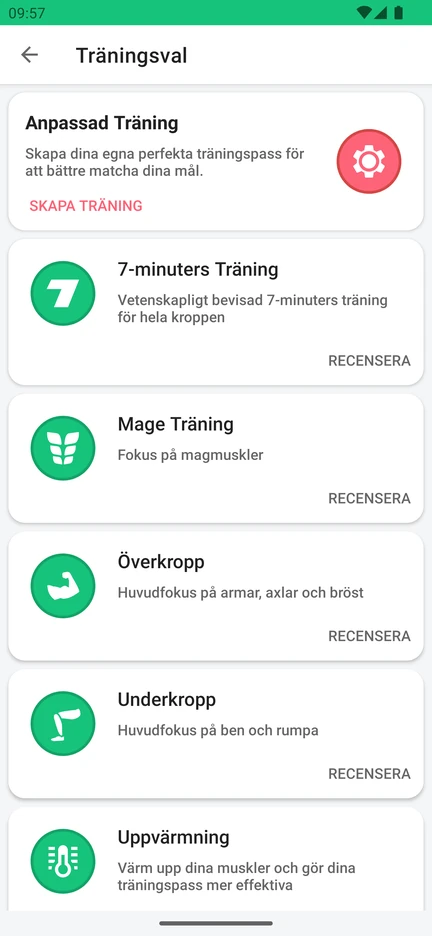 Träningsval i appen: Anpassad Träning, 7-minuters Träning, Mage Träning, Överkropp, Underkropp och Uppvärmning.